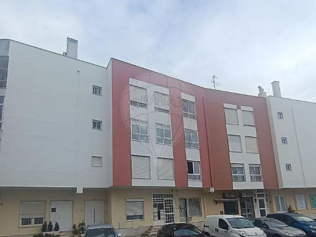 Apartamento T3 à venda em Algueirão Mem Martins, Sintra RE/MAX Portugal