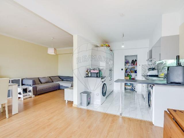 Apartamento T3 à venda em Algueirão Mem Martins, Sintra RE/MAX Portugal