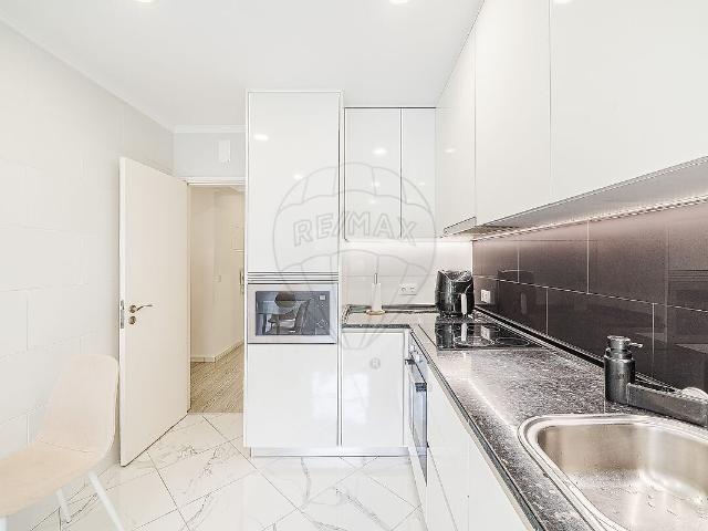 Apartamento T3 à venda em Algueirão Mem Martins, Sintra RE/MAX Portugal