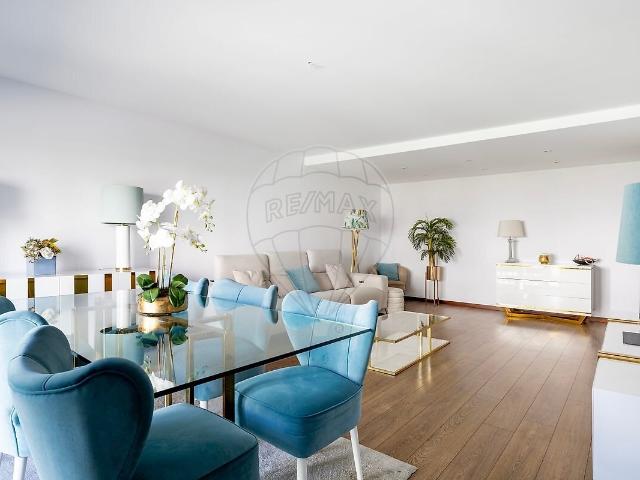 Apartamento T3 à venda em Alfragide, Amadora RE/MAX Portugal