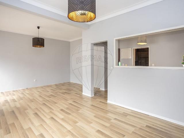Apartamento T3 à venda em Alhos Vedros, Moita RE/MAX Portugal