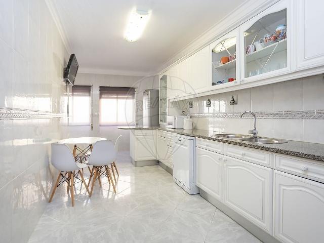 Apartamento T3 à venda em Alhos Vedros, Moita RE/MAX Portugal