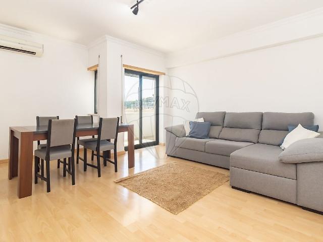 Apartamento T3 à venda em Alhos Vedros, Moita RE/MAX Portugal