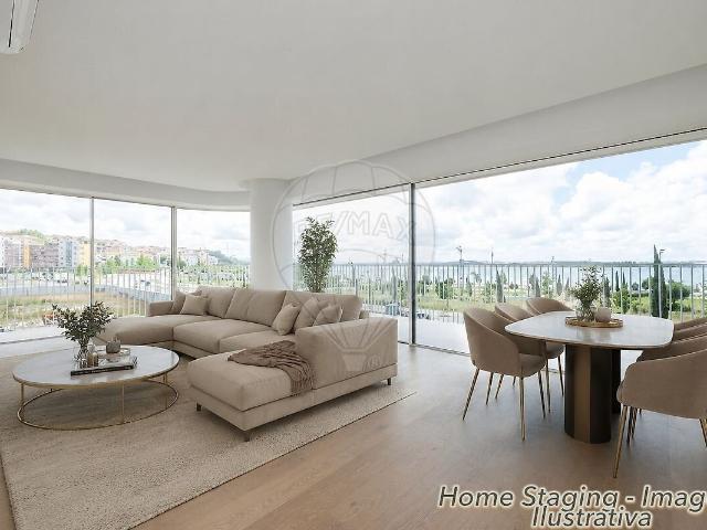 Apartamento T3 à venda em Alto do Seixalinho, Santo André e Verderena, Barreiro RE/MAX Portugal