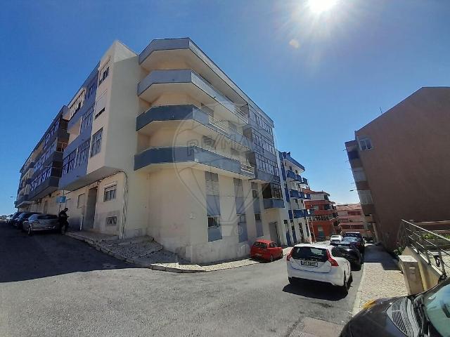Apartamento T3 à venda em Alverca do Ribatejo e Sobralinho, Vila Franca de Xira RE/MAX Portugal
