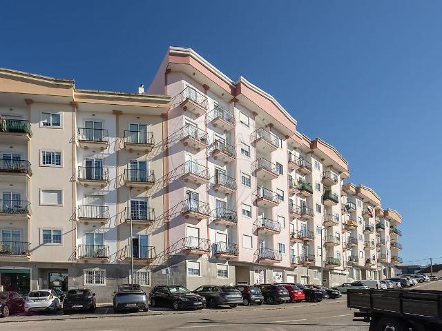 Apartamento T3 à venda em Amora, Seixal RE/MAX Portugal