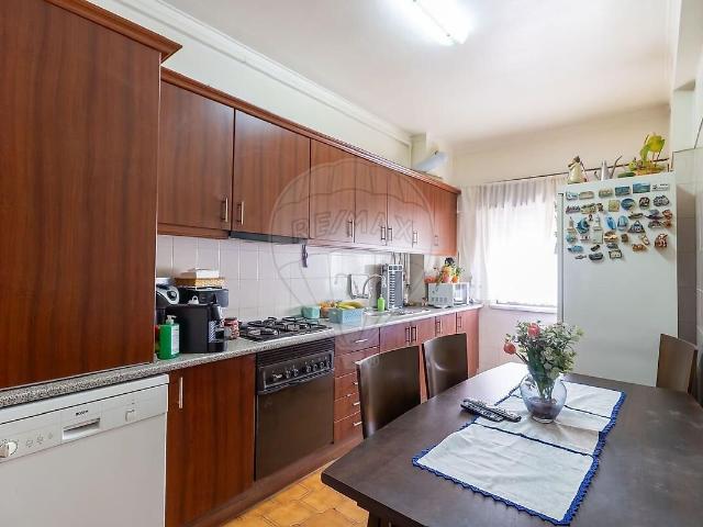 Apartamento T3 à venda em Amora, Seixal RE/MAX Portugal