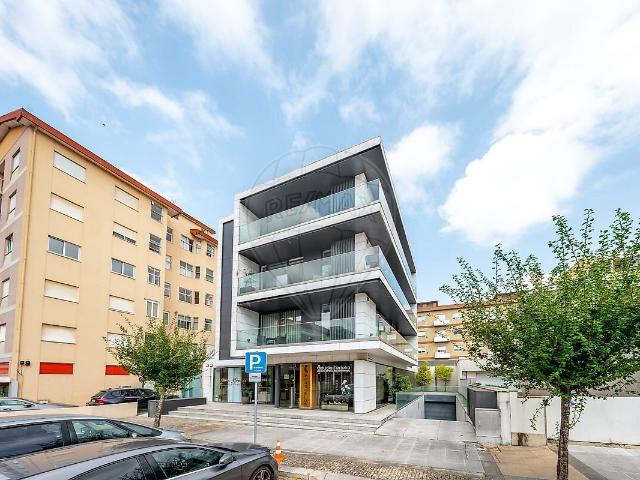 Apartamento T3 à venda em Barcelos, Vila Boa e Vila Frescainha São Martinho e São Pedro, Barcelos RE/MAX Portugal