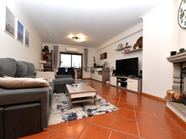 Apartamento T3 à venda em Braga | Ferreiros |111 m2 { Garagem 2 autos