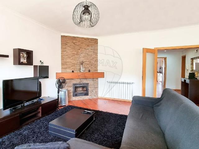 Apartamento T3 à venda em Britelo, Gémeos e Ourilhe, Celorico de Basto RE/MAX Portugal