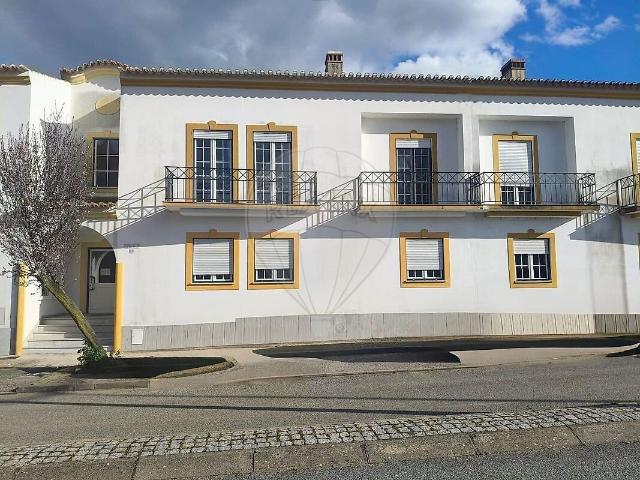 Apartamento T3 à venda em Cuba, Cuba RE/MAX Portugal