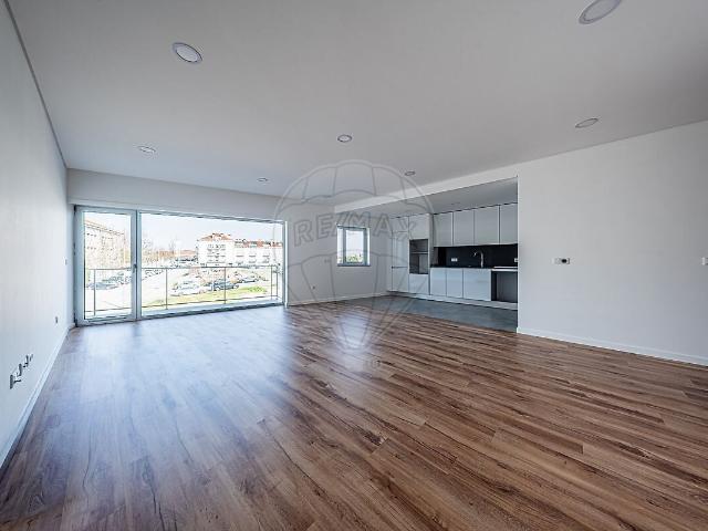Apartamento T3 à venda em Currelos, Papízios e Sobral, Carregal do Sal RE/MAX Portugal