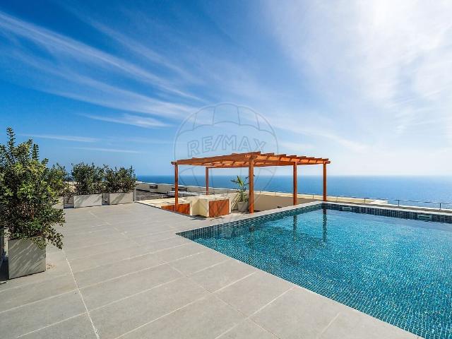 Apartamento T3 à venda em Câmara de Lobos, Câmara de Lobos RE/MAX Portugal