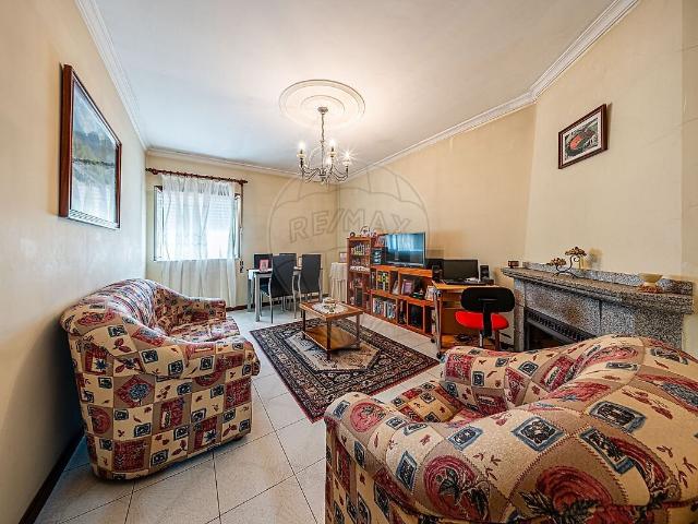 Apartamento T3 à venda em Canas de Senhorim, Nelas RE/MAX Portugal