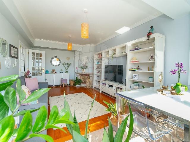 Apartamento T3 à venda em Castanheira do Ribatejo e Cachoeiras, Vila Franca de Xira RE/MAX Portugal