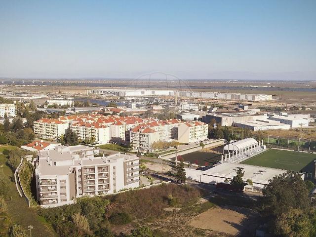 Apartamento T3 à venda em Castanheira do Ribatejo e Cachoeiras, Vila Franca de Xira RE/MAX Portugal