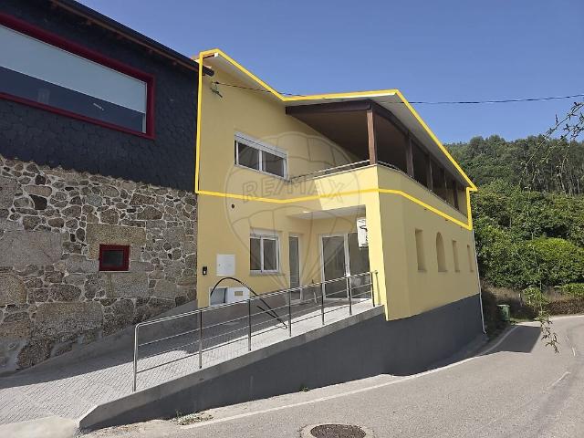 Apartamento T3 à venda em Castelões, Tondela RE/MAX Portugal