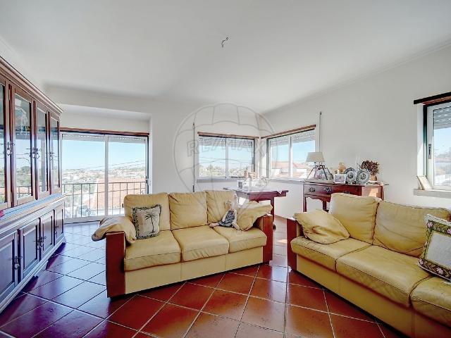 Apartamento T3 à venda em Castelo Sesimbra, Sesimbra RE/MAX Portugal