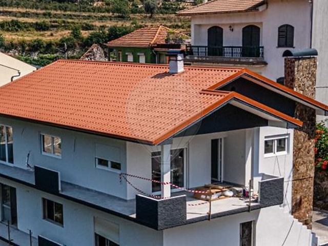Apartamento T3 à venda em Castro Daire, Castro Daire RE/MAX Portugal