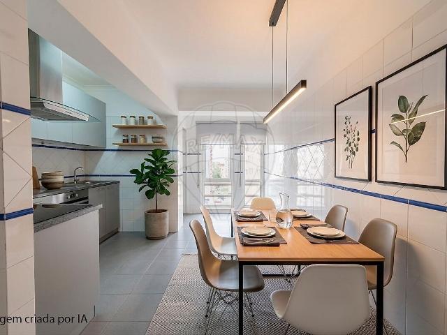 Apartamento T3 à venda em Carregado e Cadafais, Alenquer RE/MAX Portugal