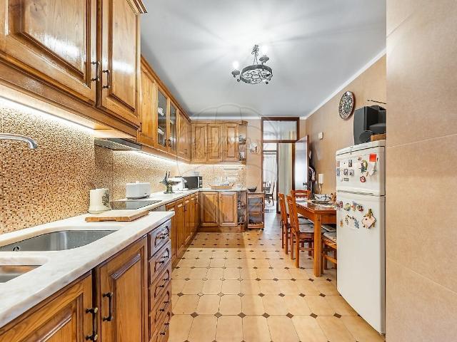 Apartamento T3 à venda em Cedofeita, Santo Ildefonso, Sé, Miragaia, São Nicolau e Vitória, Porto RE/MAX Portugal