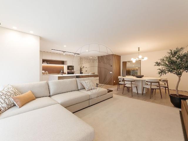 Apartamento T3 à venda em Costa, Guimarães RE/MAX Portugal