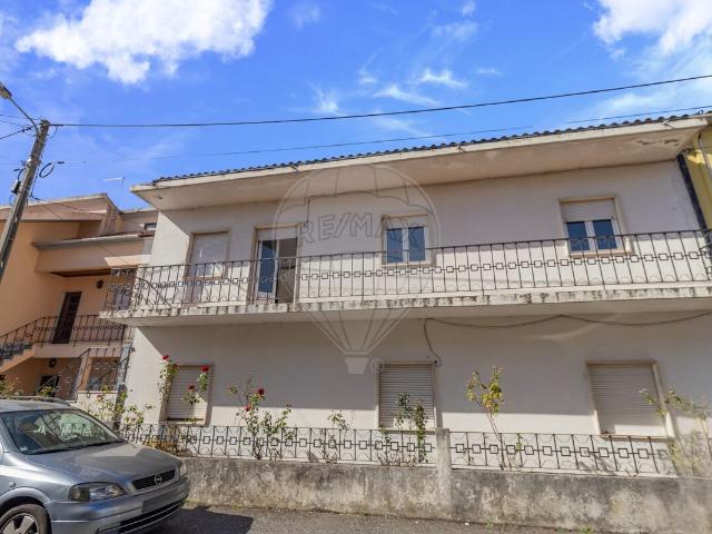 Apartamento T3 à venda em Dominguizo, Covilhã RE/MAX Portugal