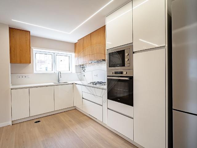 Apartamento T3 à venda em Eiras e São Paulo de Frades, Coimbra RE/MAX Portugal