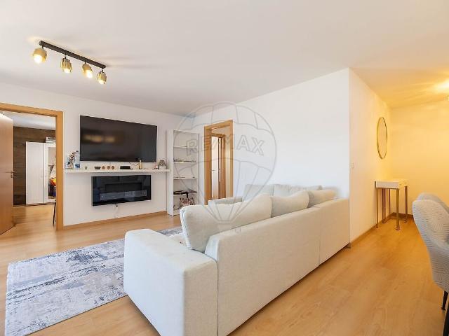 Apartamento T3 à venda em Encosta do Sol, Amadora RE/MAX Portugal