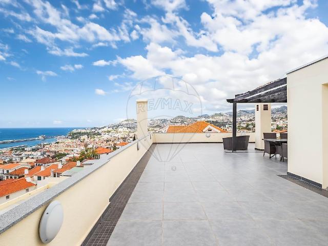 Apartamento T3 à venda em Funchal