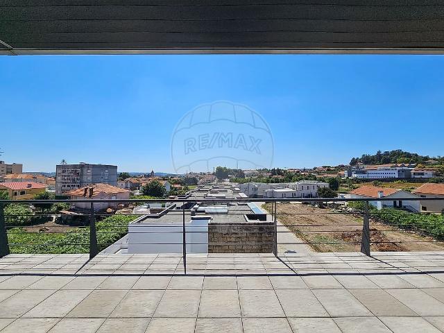 Apartamento T3 à venda em Freamunde, Paços de Ferreira RE/MAX Portugal