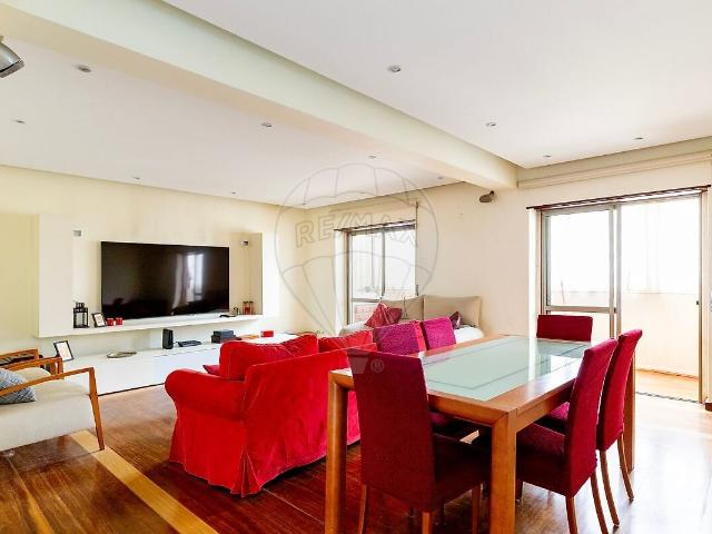 Apartamento T3 à venda em Lumiar, Lisboa RE/MAX Portugal