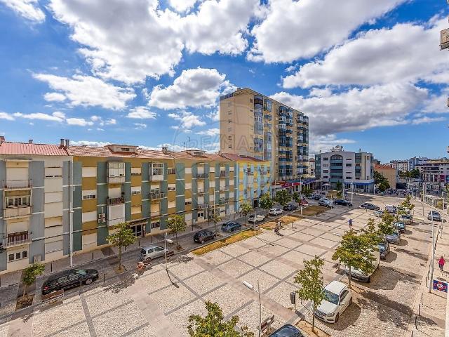 Apartamento T3 à venda em Laranjeiro e Feijó, Almada RE/MAX Portugal