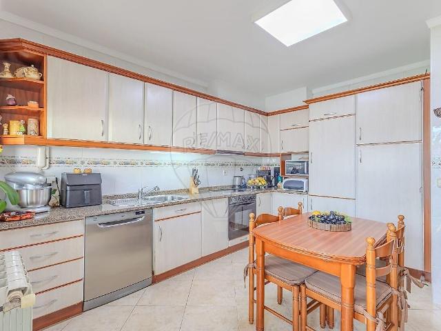 Apartamento T3 à venda em Paços de Brandão, Santa Maria da Feira RE/MAX Portugal