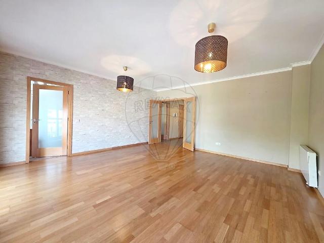 Apartamento T3 à venda em Paços de Ferreira, Paços de Ferreira RE/MAX Portugal