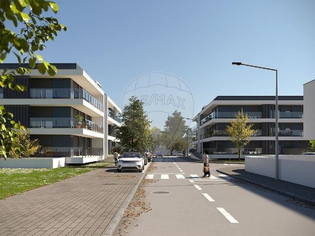 Apartamento T3 à venda em Parceiros e Azoia, Leiria RE/MAX Portugal