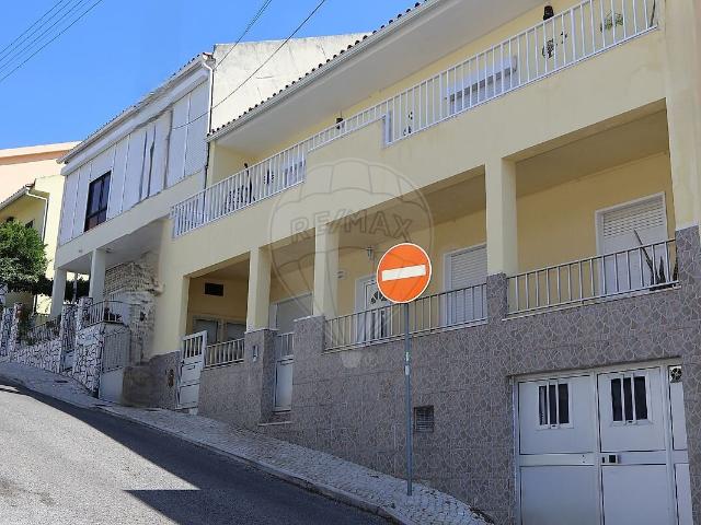 Apartamento T3 à venda em Pontinha e Famões, Odivelas RE/MAX Portugal
