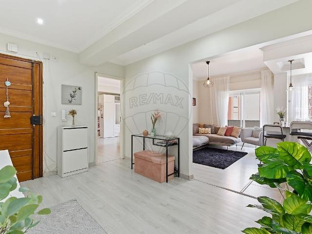 Apartamento T3 à venda em Pontinha e Famões, Odivelas RE/MAX Portugal