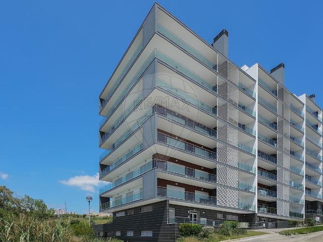 Apartamento T3 à venda em Póvoa de Santo Adrião e Olival Basto, Odivelas RE/MAX Portugal