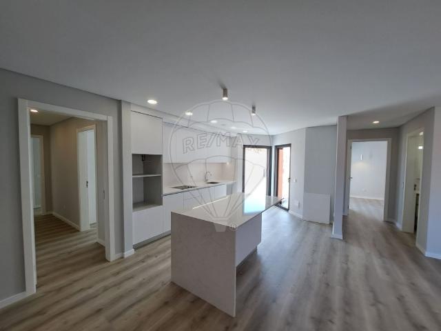 Apartamento T3 à venda em Praia da Areia Branca