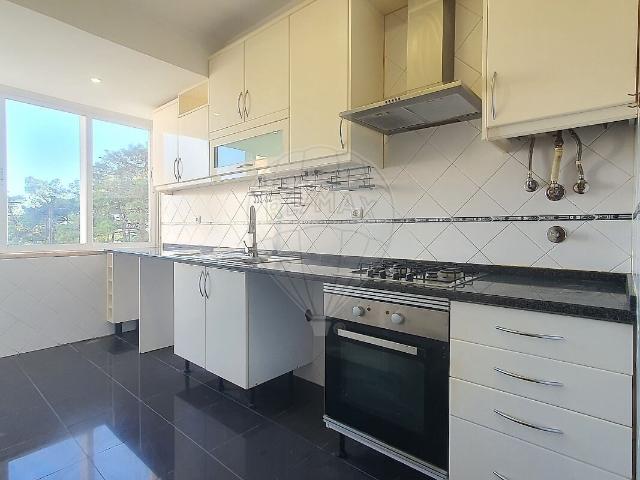 Apartamento T3 à venda em Rio de Mouro, Sintra RE/MAX Portugal