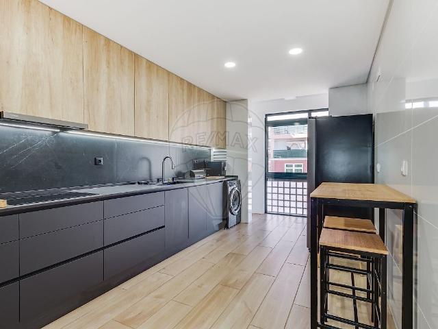 Apartamento T3 à venda em Rio de Mouro, Sintra RE/MAX Portugal