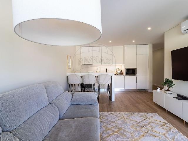Apartamento T3 à venda em Rio de Mouro, Sintra RE/MAX Portugal