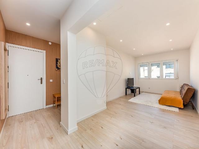 Apartamento T3 à venda em Rio de Mouro, Sintra RE/MAX Portugal