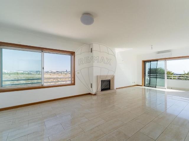 Apartamento T3 à venda em São Domingos de Rana, Cascais RE/MAX Portugal