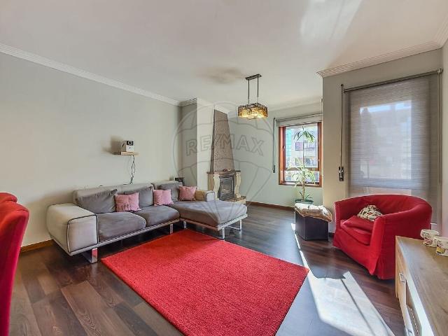 Apartamento T3 à venda em Santa Maria da Feira, Travanca, Sanfins e Espargo, Santa Maria da Feira RE/MAX Portugal
