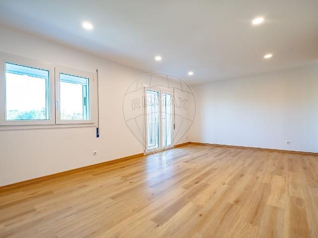Apartamento T3 à venda em Santa Clara e Castelo Viegas, Coimbra RE/MAX Portugal
