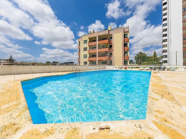 Apartamento T3 à venda em Santa Clara, Lisboa RE/MAX Portugal