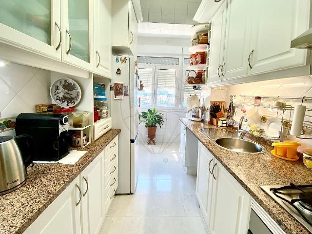 Apartamento T3 à venda em Santa Clara, Lisboa RE/MAX Portugal