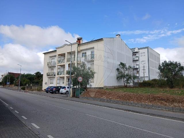 Apartamento T3 à venda em Santiago e São Simão de Litém e Albergaria dos Doze, Pombal RE/MAX Portugal